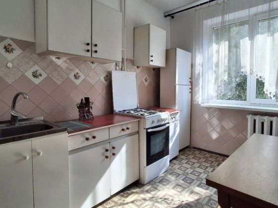 Оренда 2х кімнатної, КОМАРОВА - ГОЛОВНА (АВТОВОКЗАЛ), МЕБЛІ та ТЕХНІКА, засклений БАЛКОН! Чернівці