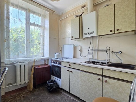 Оренда 2х кімнатної, ПРОСПЕКТ НЕЗАЛЕЖНОСТІ (СПОРТТОВАРИ), МЕБЛІ та ТЕХНІКА, є комірка! Черновцы