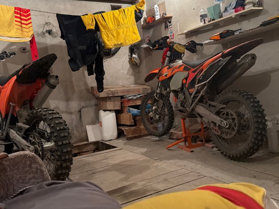 Здам парко місце в гаражі під мотоцикл Львов