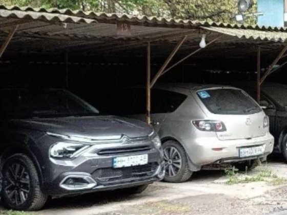навіс на закритій стоянці Одесса