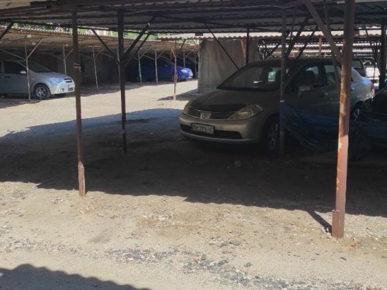 Продам место на крытой стоянке пос.Котовского Одеса