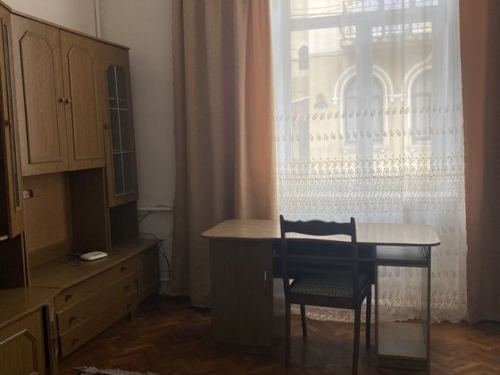 Власник!Здам 1 кімнатну  квартиру центр. Чернівці