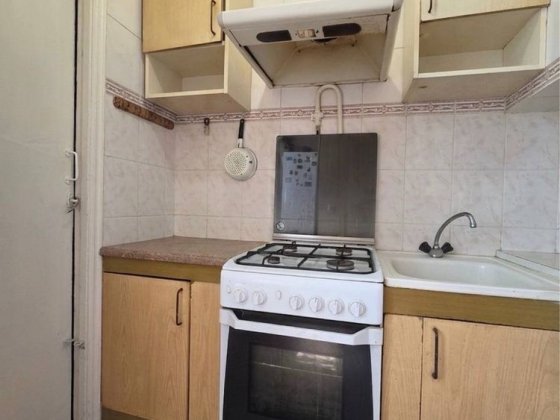 Здам 1 кімнатну, ЕНТУЗІАСТІВ (р-н кінцевої 5рки), НЕОБХІДНІ МЕБЛІ та ТЕХНІКА, балкон! Черновцы