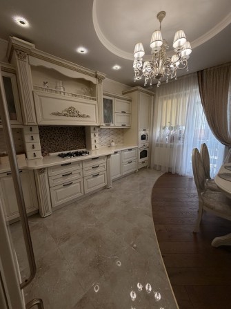 Здається в оренду 3-кімнатна квартира площею понад 90 м² - фото 1