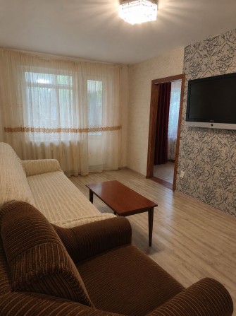 Здам 3к квартиру ( власник), р-н Вишенька (кінцева), 1 поверх, є  заскленний балкон - фото 1