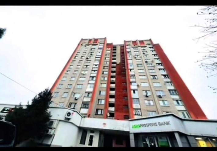 Від власника. Здається трикімнатна квартира,ринок Урожай - фото 1