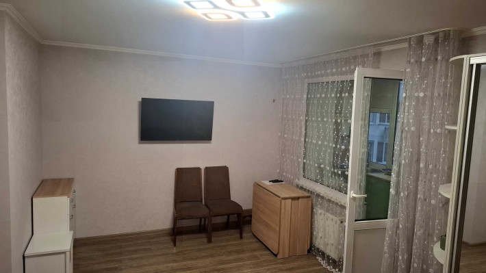 Здам квартиру студію від власника 11500 тисяч. Район тияжилів.Східна перлина.5поверх. - фото 1