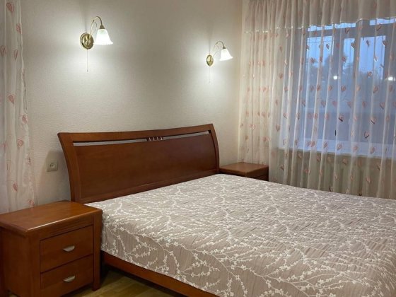 Аренда 2 комнатной - низ Проспекта А. Поля- Кирова- Центр
