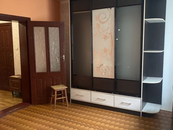 Аренда 2 кім . квартири від власника , центр вул. Перемоги Житомир