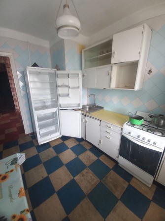Простора двукімнатна з великим балкономв оренду - фото 1