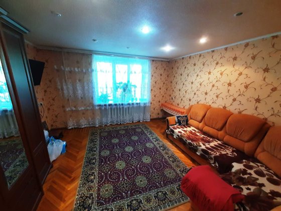 Сдам 3к кв-ру угол Янтарная Калиновая , рядом Березинка и Слобожанский