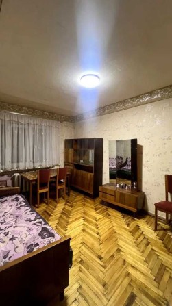 Здається 2х кімнатна квартира в центрі. Можна на місяць. - фото 1