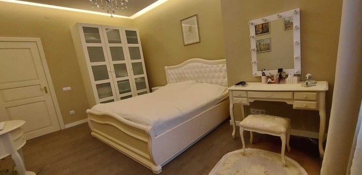 Оренда просторої квартири 89 м.кв. у Львові + паркомісце - фото 1