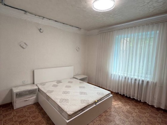 Сдам 2 х комнатную  квартиру . Днепр