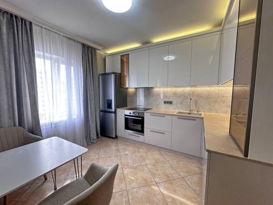 Продаж 2х кімнатної квартири з ремонтом 67 кв.м., вул Ф.Ернста 8, Кадетський Гай, Солом'янський р-н