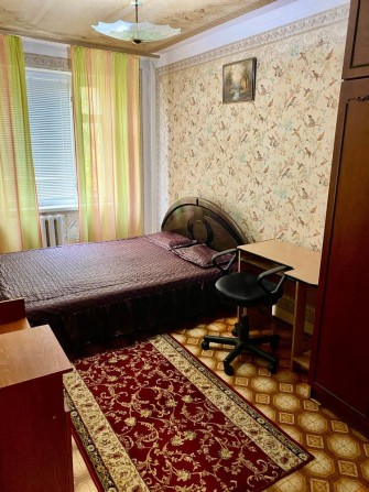 Сдаю в центре на ул. Колодязна чистую уютную 2 к.к - фото 1