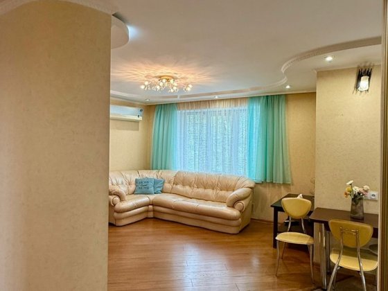 Оренда 3 кв"студія" в Центрі.