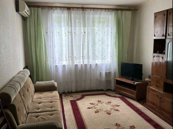 3 комн. квартира Роганский можно на месяц Харків