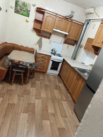 Сдам 2 комнатную  квартиру Слободка/ ринок показ з 8 червня - фото 1