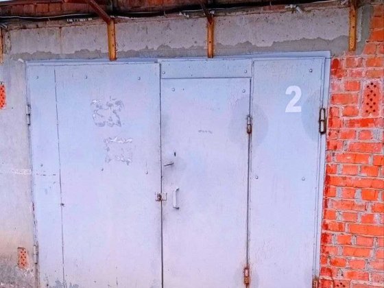 Гараж з підвалом у кооперативі «Озерний-6» (вул. Кармелюка, 12Г, блок Г). Земля приватизована Хмельницкий