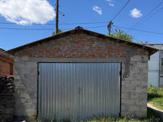 Продам гараж у центрі Почаєва, вул. Шевченка, 22 м² Почаев