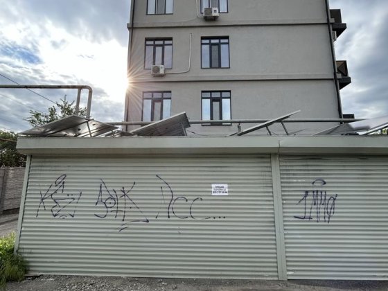 Продам парковочное место под навесом жм Победа Дніпро