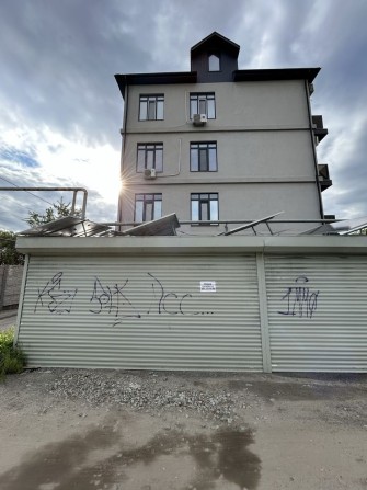 Продам парковочное место под навесом жм Победа - фото 1