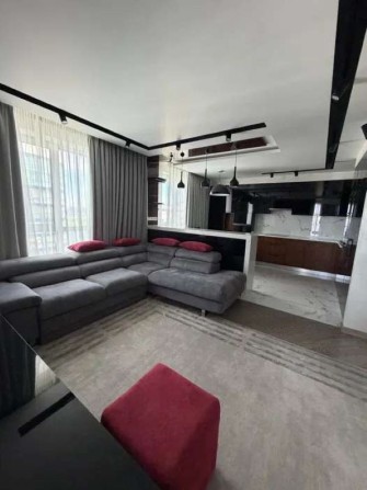 Продаж 2-к квартири вул. Зарічна 1б - фото 1