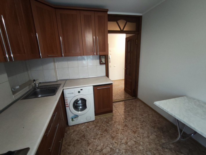 Продам Трехкомнатную квартиру в Корабельном районе (р-н 48 школы) - фото 1