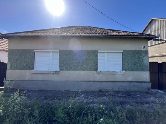 Продам будинок 56 м2 ділянка 3,5 сотки Берегово вул. Новий базар 32 Берегове
