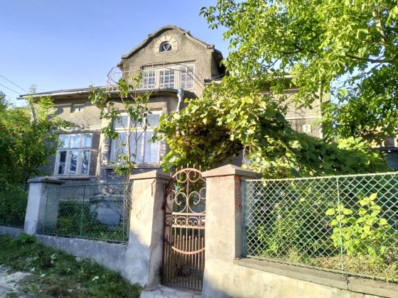 Продається особняк в Бережанах центр міста Бережани