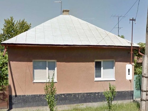 Продається добротний цегляний будинок.