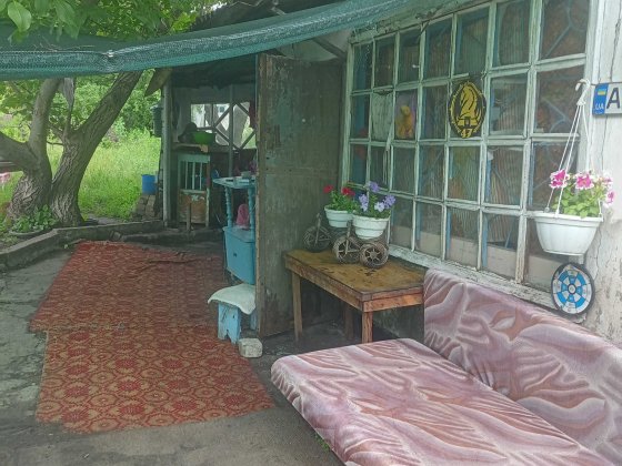 Продам дачу на верхних садах . 6 соток огорода, есть сарай, фруктовые деревья Кам'янське