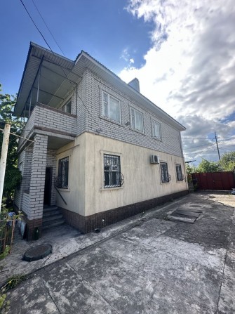 Продам дом район вокзала до 35 школы 2 остановки - фото 1