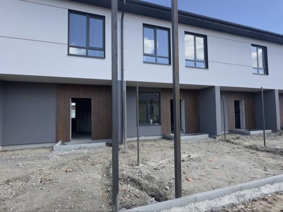 Таунхаус з газом та центральним комунікаціями біля Києва Гостомель