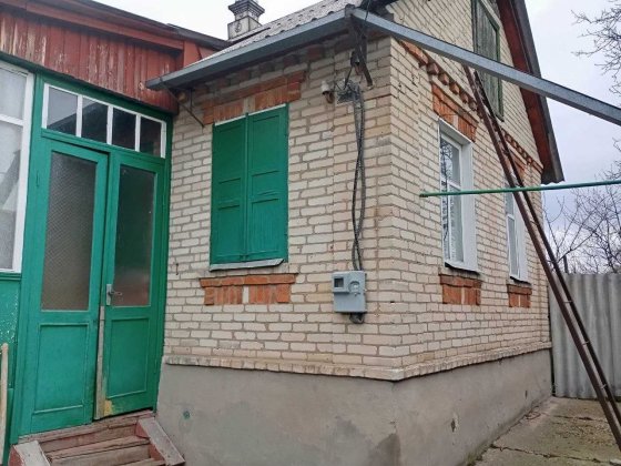 Продам будинок в Дергачах для невеликої родини, цегляний, на високому цоколі Дергачі