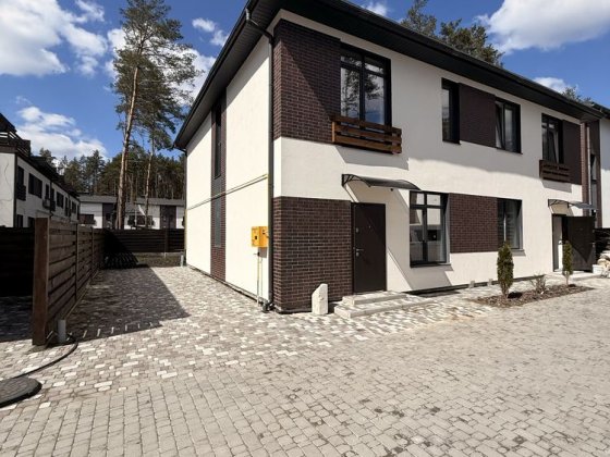 Дуплекс 120 м² + підвал 50-60 м² у КМ Лісове, Гостомель — $115 000. Гпсова штукатурка, поруч парк Ща Гостомель