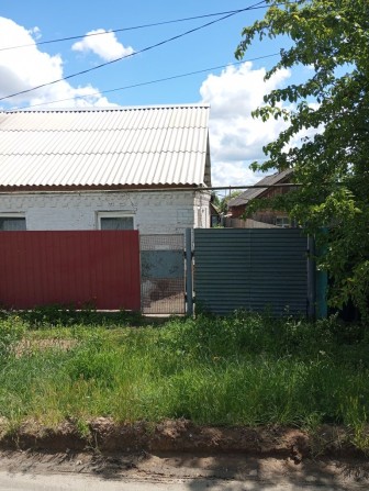 Терміново продається будинок на дві частини в гарному розташуванні - фото 1