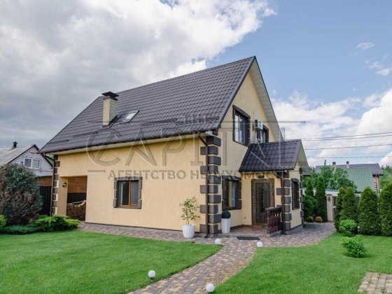 Продаж затишного сучасного  будинку у Гостомелі з ландшафтним дизайном Гостомель