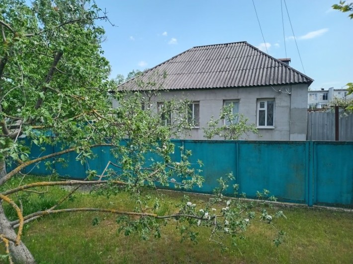 Продам будинок в місті Ізюм. - фото 1