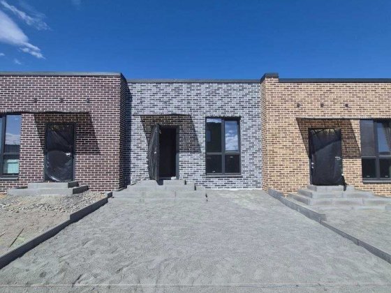 Таунхауси з центральними комунікаціями в Гостомелі Гостомель