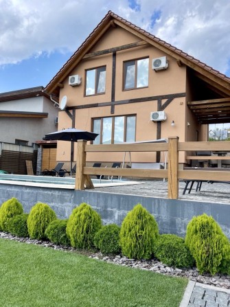 Продам будинок з басеіном - фото 1