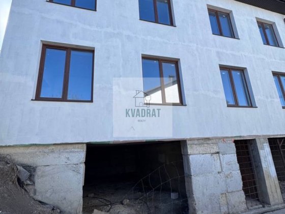 Продам таунхаус+гараж у центрі мікрор-ну Жовтневого Кам'янець-Подільський