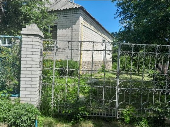 КАНІВ . Продається житловий будинок  вул. Г. Сковороди 6 ( 1 Травня 6 ) Канев