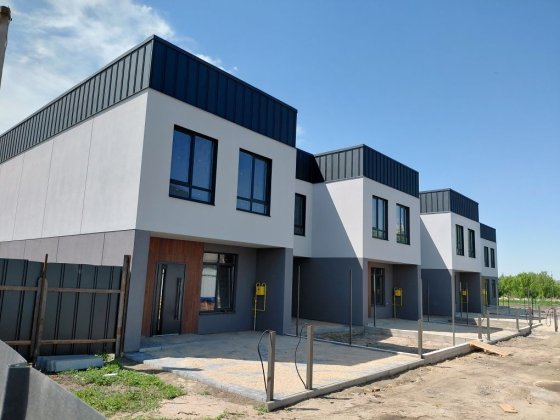 Вигідна пропозиція Таун, як 3к квартира з ділянкою та паркомісцем Гостомель