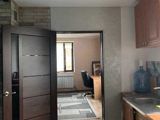 Продаю півбудинку з сучасним ремонтом р-н. Черемушки. Коростень