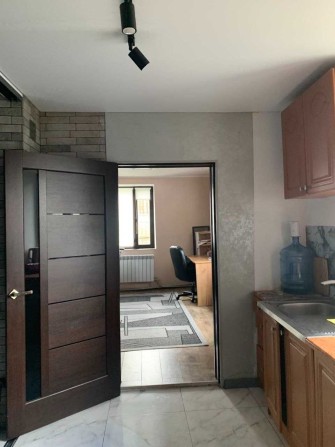 Продаю півбудинку з сучасним ремонтом р-н. Черемушки. - фото 1