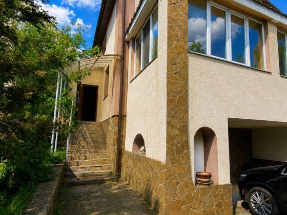 Будинок 220 м² з ремонтом, гаражем та ділянкою 10 соток. Гостомель, Мостище Гостомель