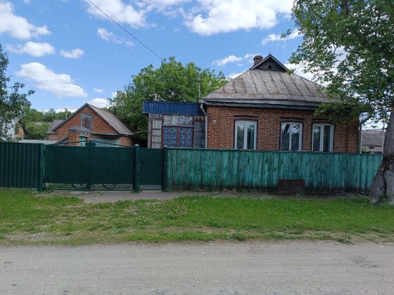 Продам цегляний будинок Лубни