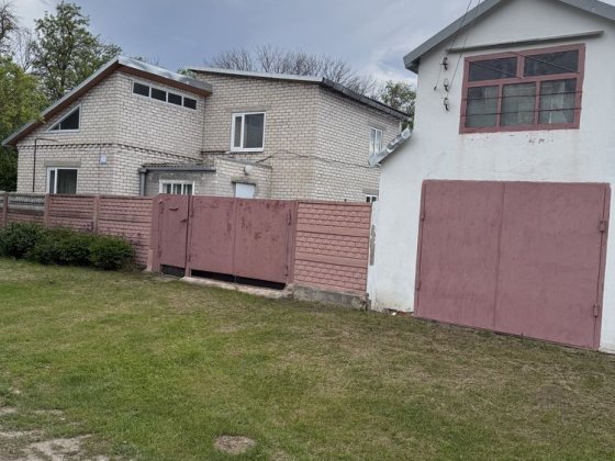 Продаж двоповерхового будинка,район сахаліну. Будинок теплий,  загальна площа116 кв,площа ділянки 16